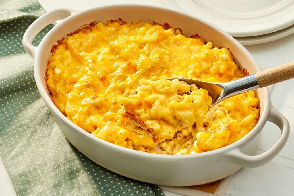 Classic Baked Mac and Cheese with Cheddar