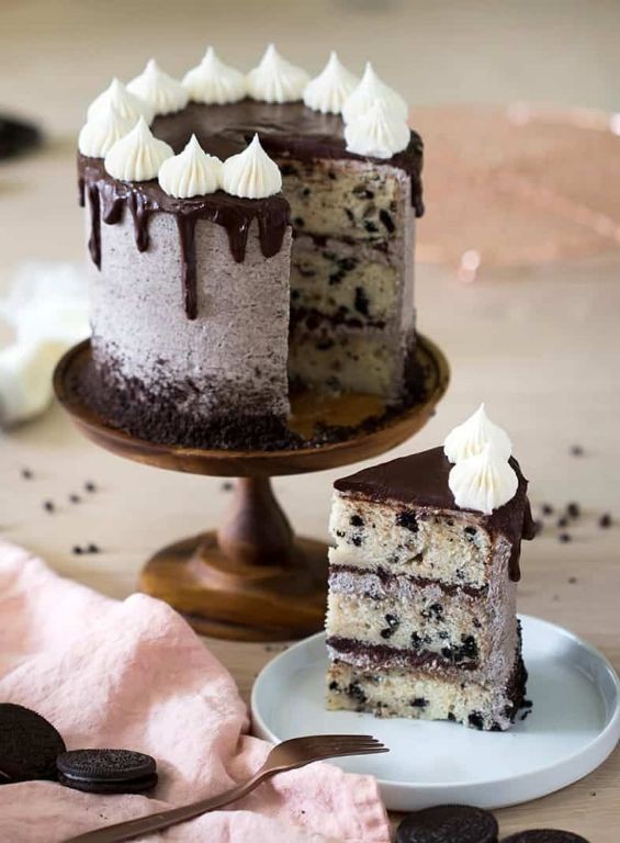 Cookies and Cream Chocolate Mud Cake