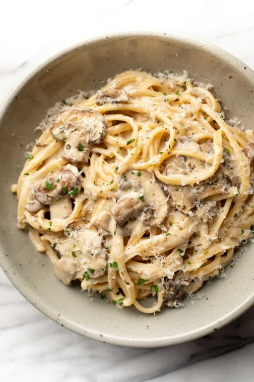 Pasta with Mushroom Cream Sauce