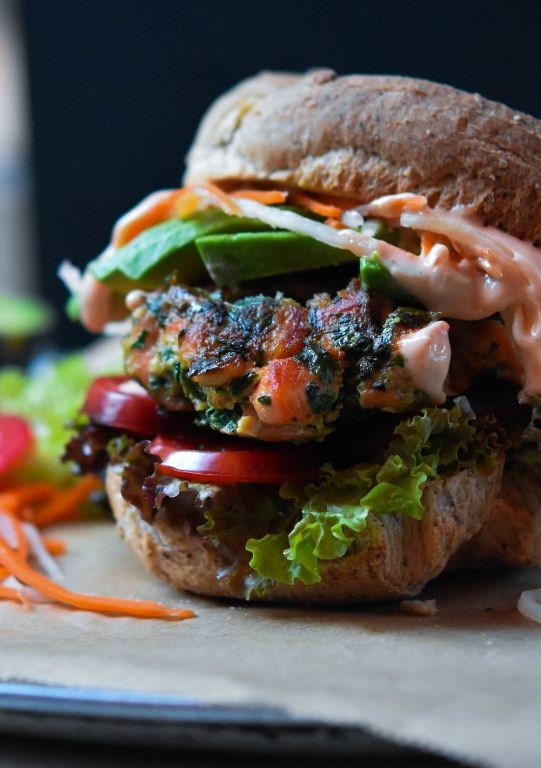Salmon Burgers with Sriracha Aioli