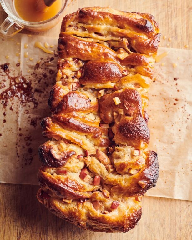 Apple Cinnamon Sweet Challah Bread