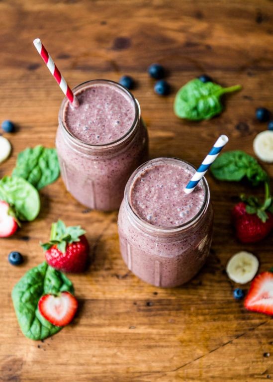 Blueberry Spinach Almond Smoothie