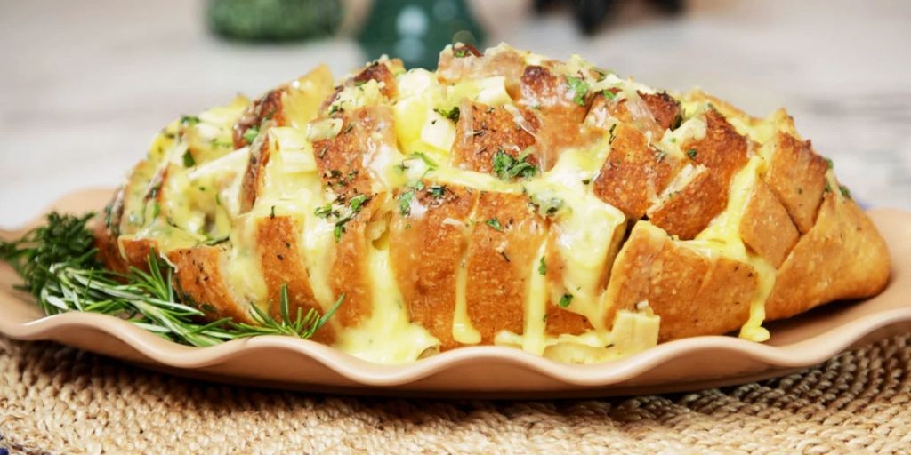 Brie and Garlic Herb Pull-Apart Bread