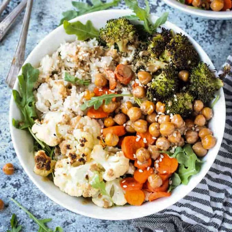 Brown rice and vegetable bowl