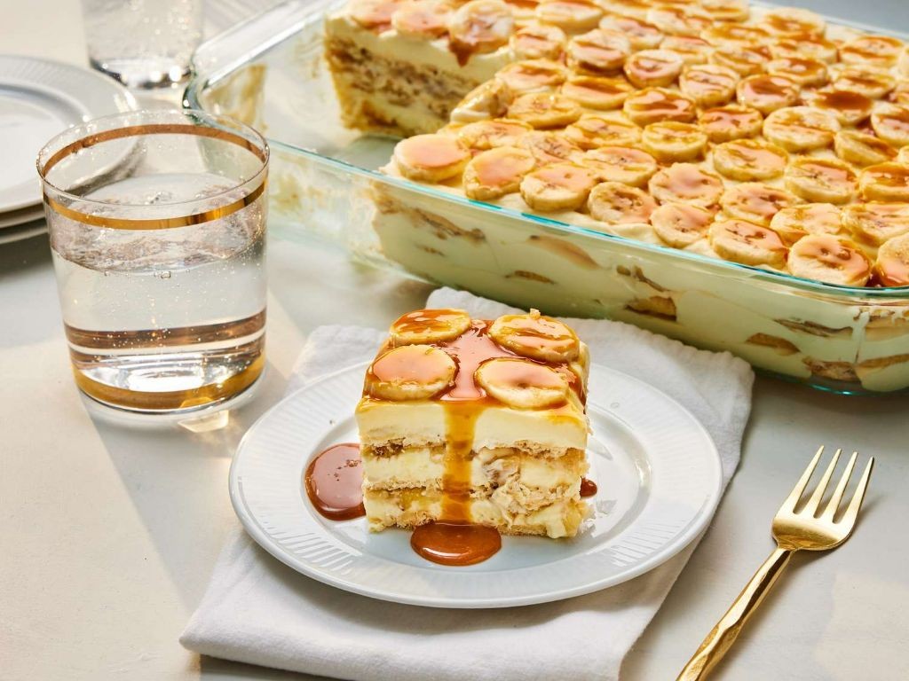 Caramel Banana Pudding Cake