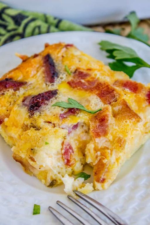 Cheesy Bacon and Egg Breakfast Casserole