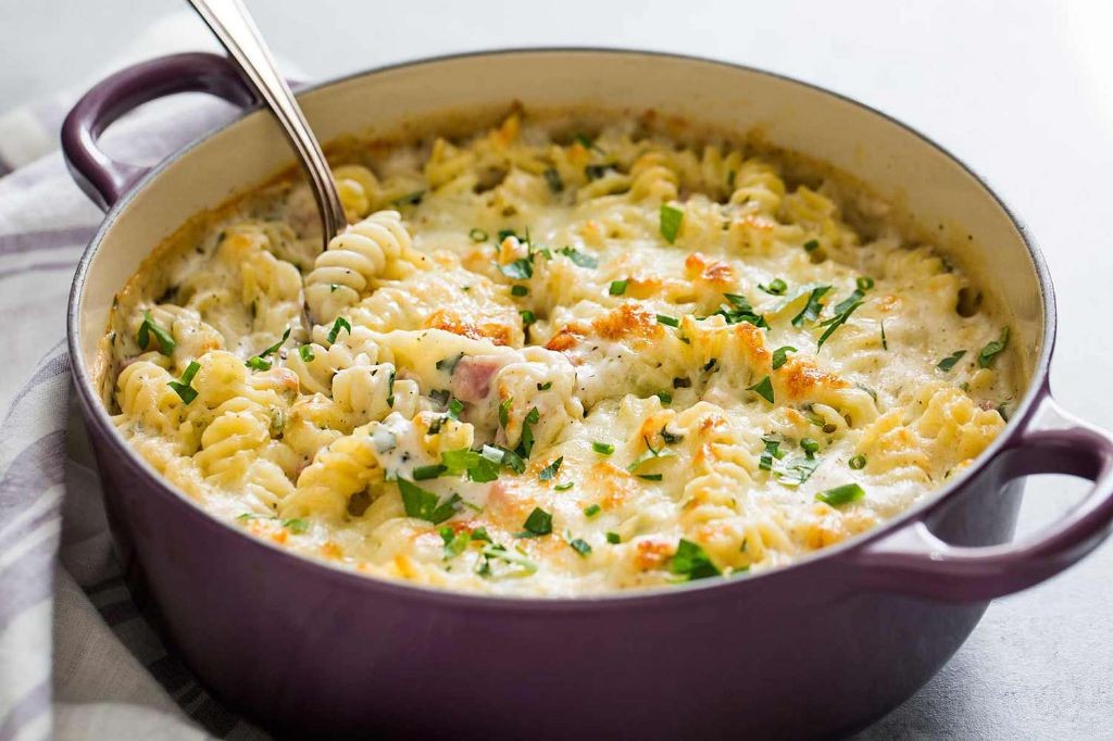 Cheesy Baked Ham and Pasta Casserole