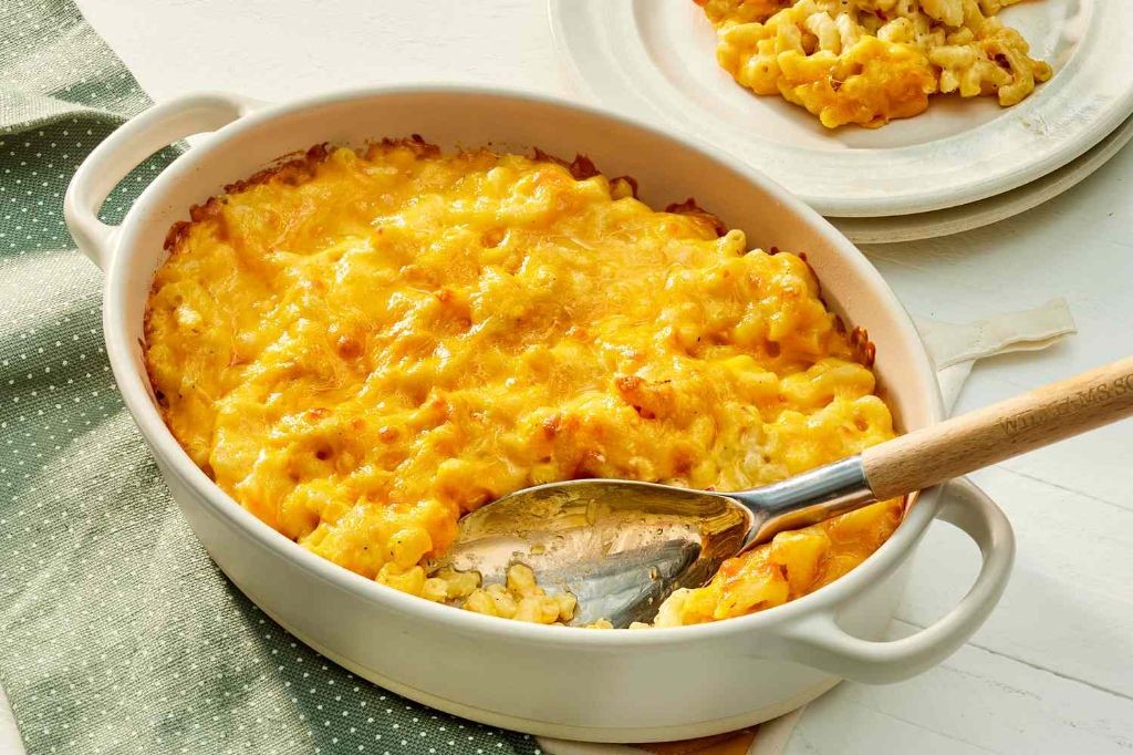 Classic Baked Mac and Cheese
