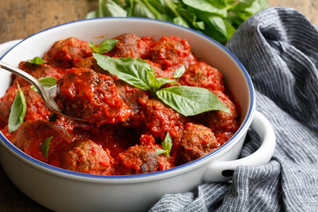 Classic Italian Meatballs with Marinara Sauce