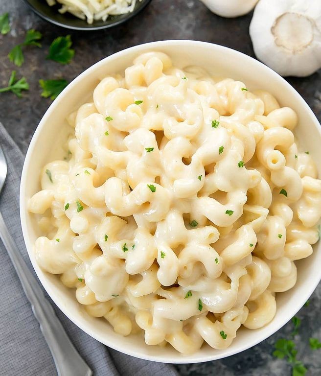Creamy Garlic Parmesan Elbow Macaroni