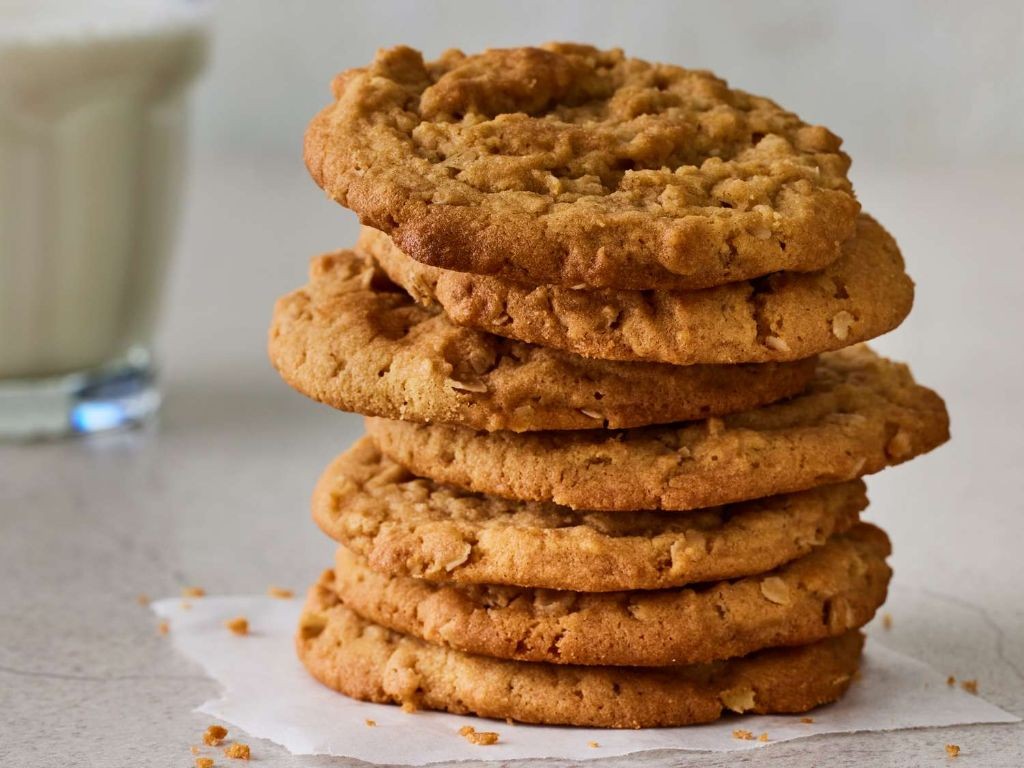 Crunchy Peanut Butter Oatmeal Cookies