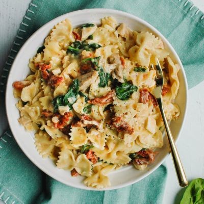 Elbow Macaroni with Sun-Dried Tomatoes and Spinach