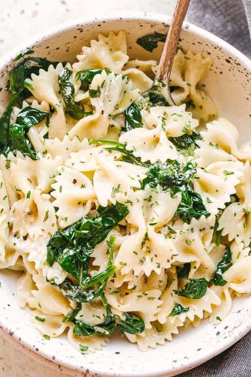 Garlic Butter Pasta with Spinach