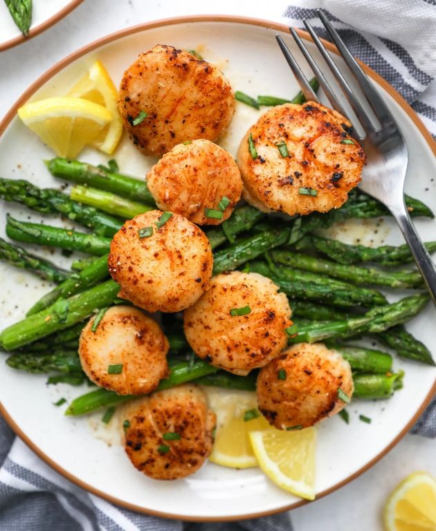 Garlic Butter Scallops with Lemon Zest