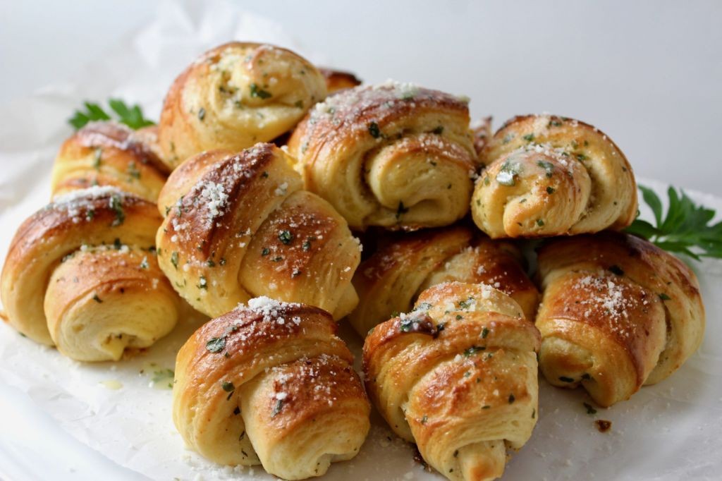 Garlic Parmesan Crescent Roll Casserole