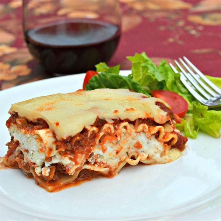 Ground Beef Lasagna with Ricotta Filling