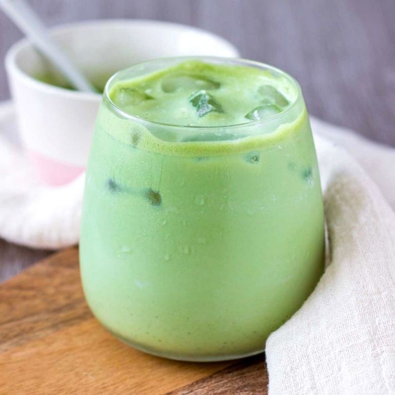 Iced Matcha Latte with Coconut Milk