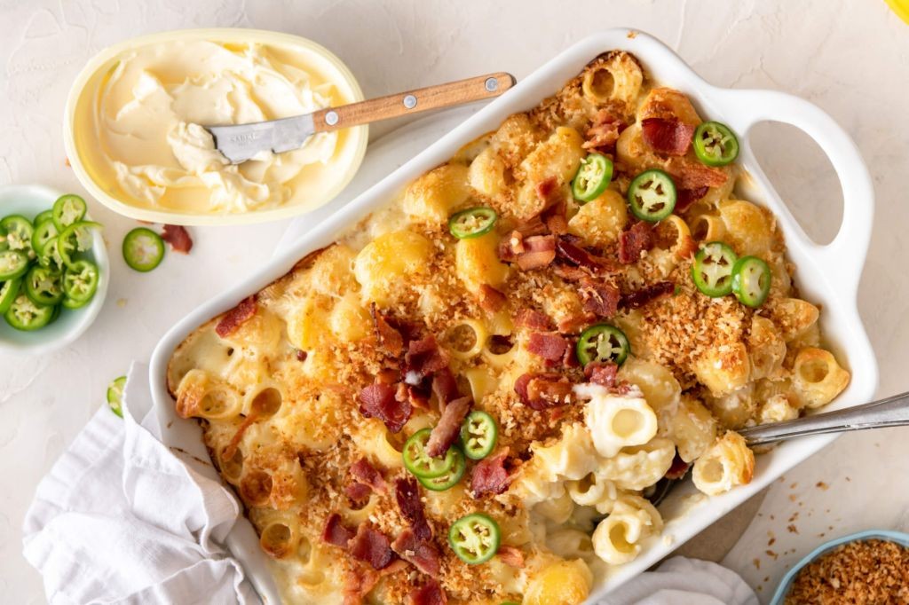 Jalapeño Popper Elbow Macaroni Bake