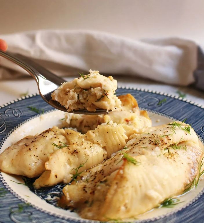 Keto Crab-Stuffed Flounder