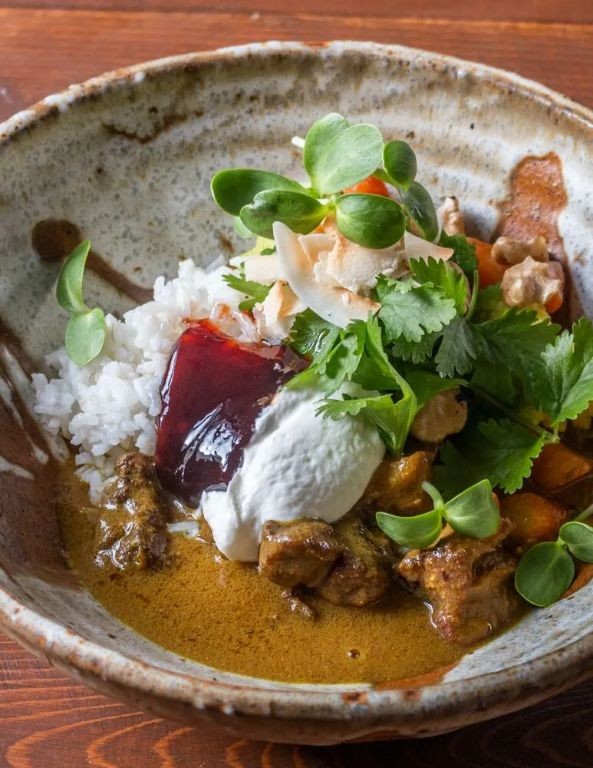 Llama Curry with Coconut Milk