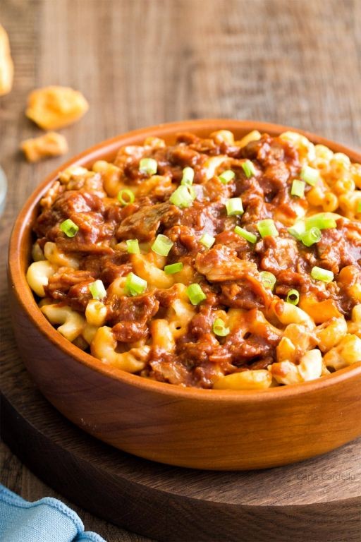 Loaded Elbow Macaroni with Pulled Pork