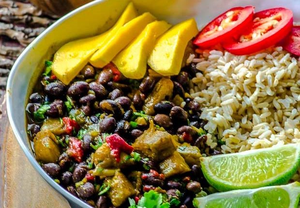 Mahatma Yellow Rice with Fried Plantains and Black Beans
