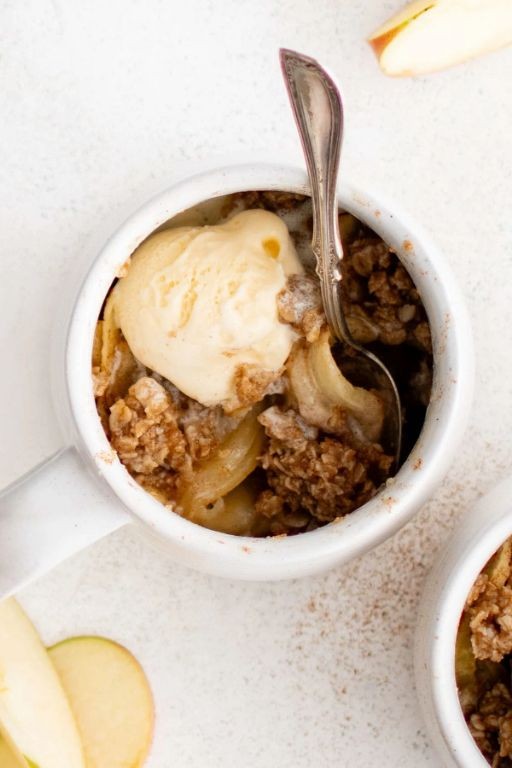 Microwave Apple and Oatmeal Cookie Mug