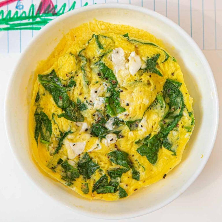 Microwave Omelet with Spinach and Cheese