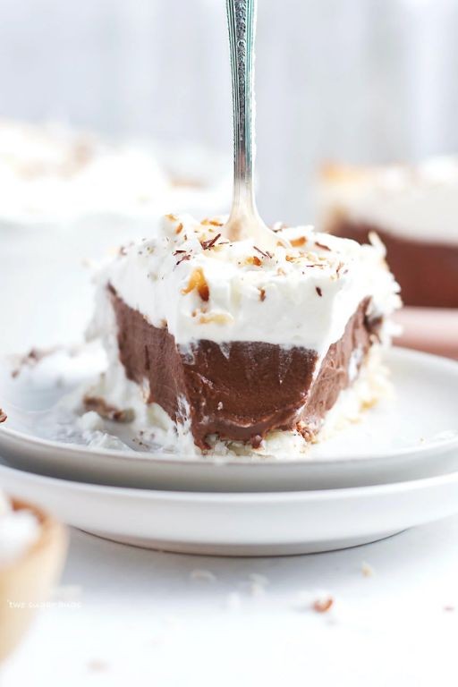 No Bake Chocolate Coconut Pie