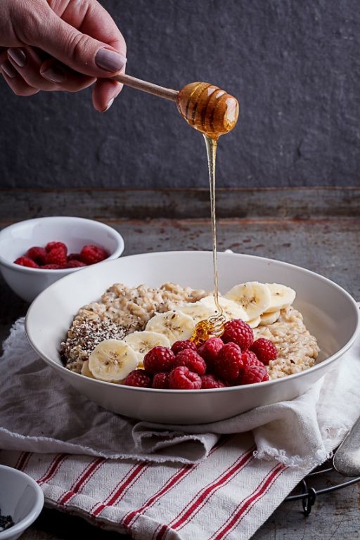 Oatmeal with Honey and Fruit