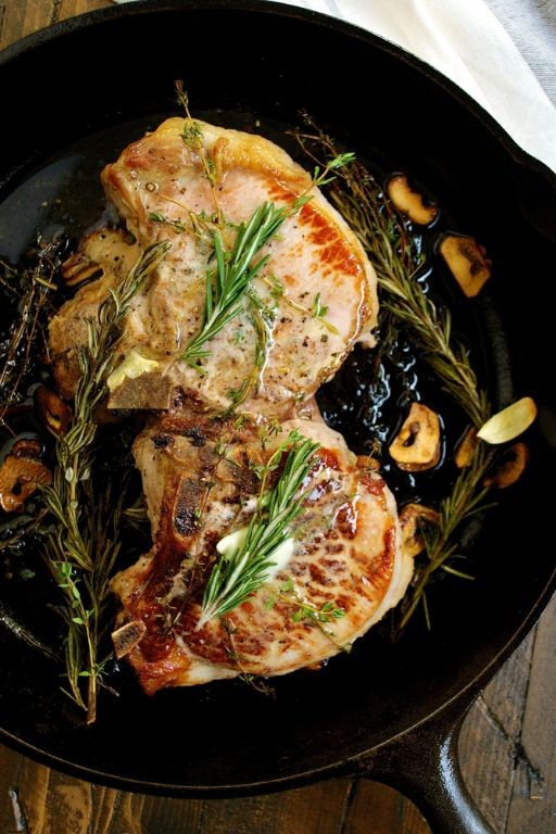 Pan-Seared Pork Cutlets with Rosemary and Thyme