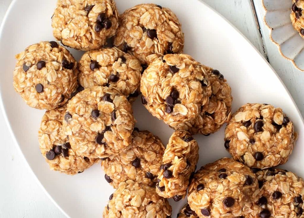 Peanut Butter Chocolate Chip No Bake Cookies
