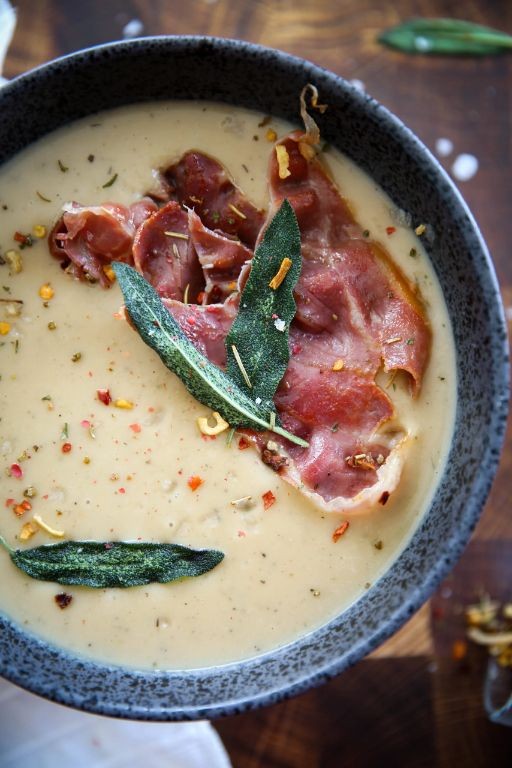 Roasted Garlic and White Bean Soup