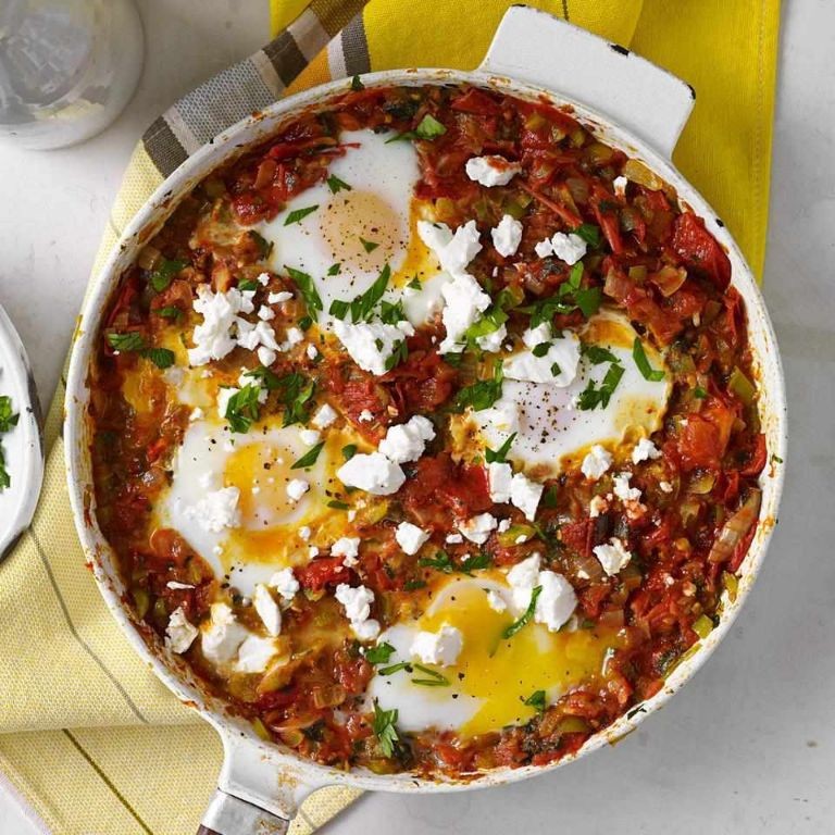 Roasted Tomato and Basil Shakshuka