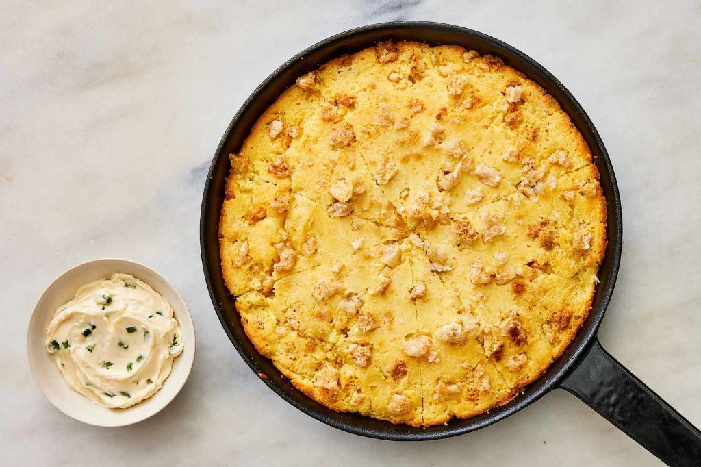Skillet Cornbread with Cracklins