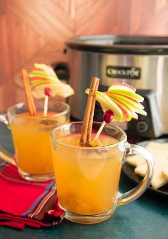 Slow Cooker Mulled Wine Wassail