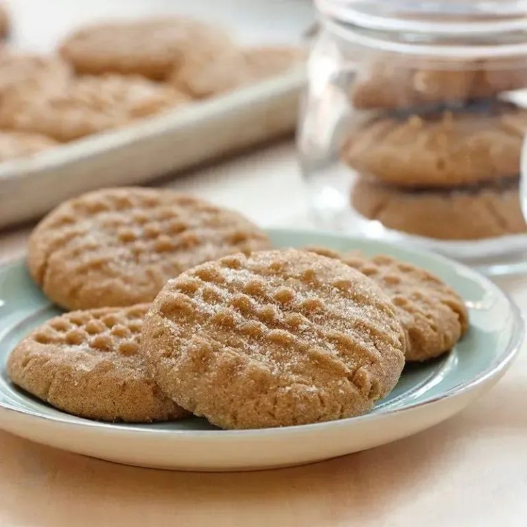 Spiced Peanut Butter Cookies with Cinnamon