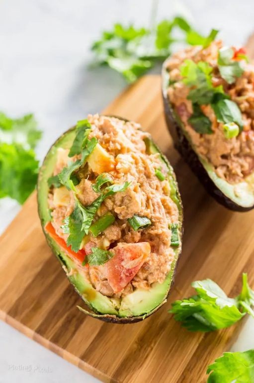 Spicy Sriracha Tuna Avocado Boats