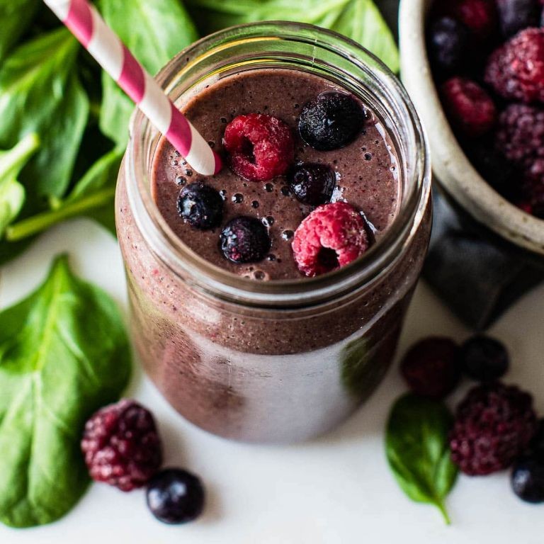 Spinach and Berry Protein Smoothie