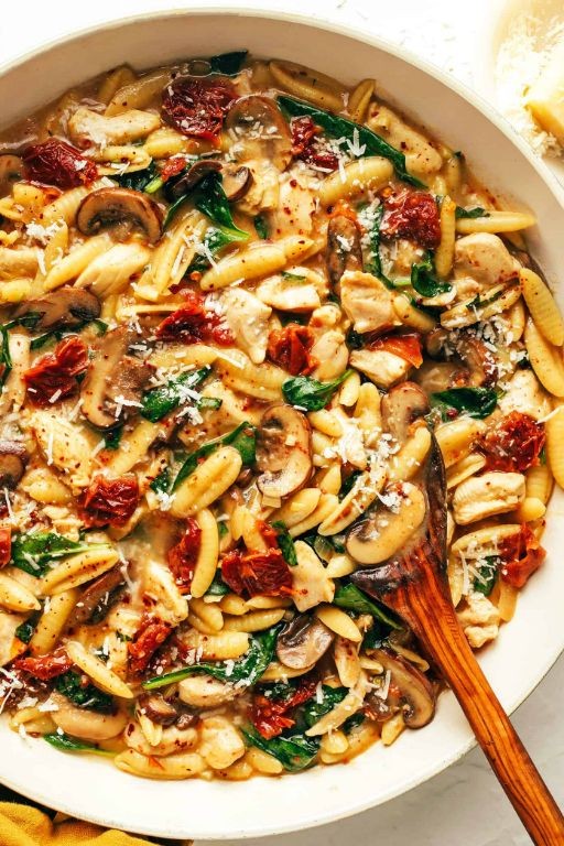 Sun Dried Tomato Pasta with Garlic and Basil