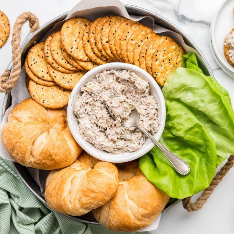 Tuna Salad with Crackers
