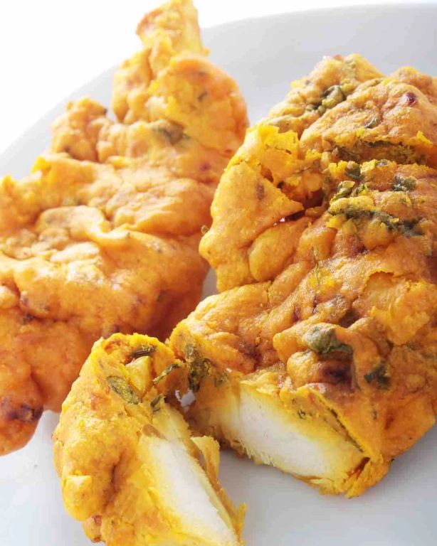 Turmeric Infused Chicken Pakoras